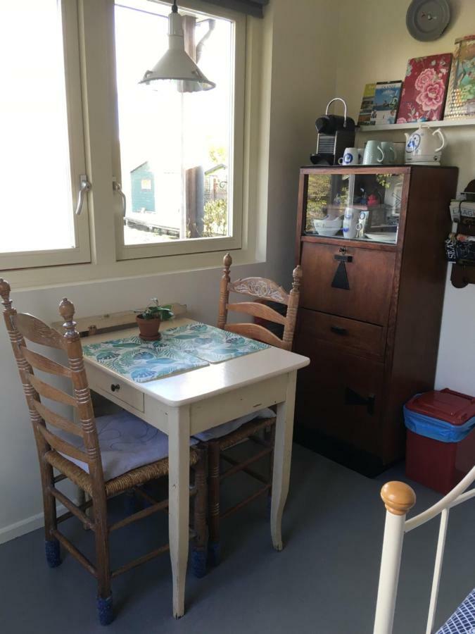 Het Pulletje Hotel Westzaan Bagian luar foto
