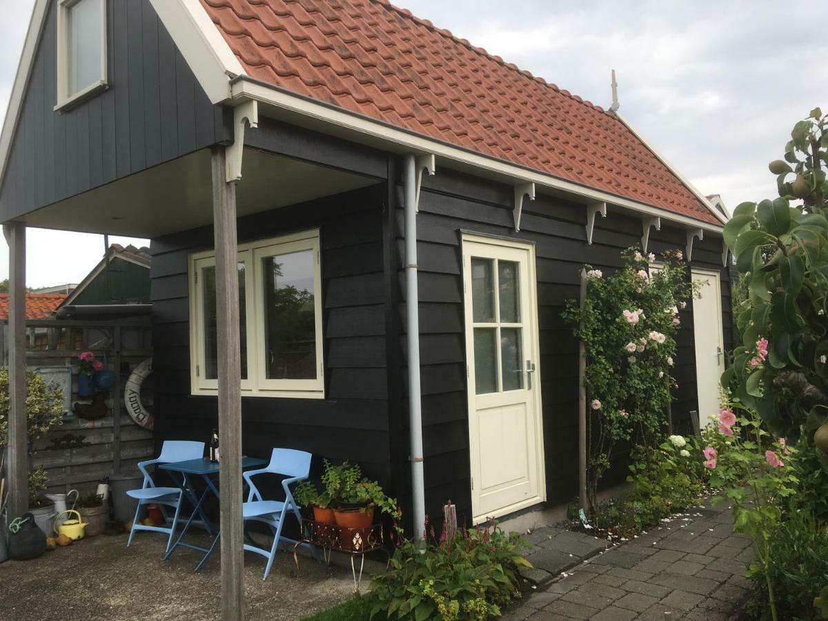 Het Pulletje Hotel Westzaan Bagian luar foto